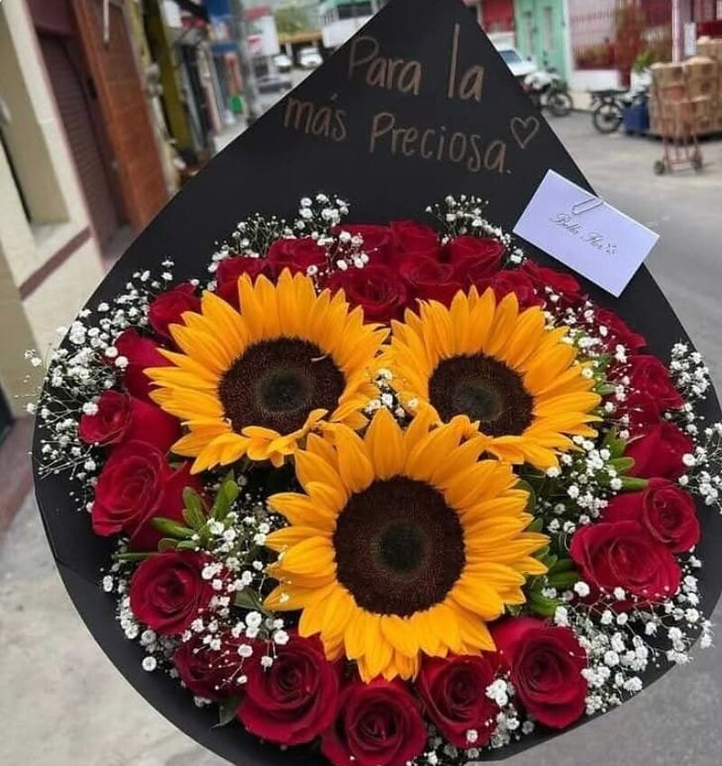 Flores para grados en Bogotá: el detalle que corona el logro