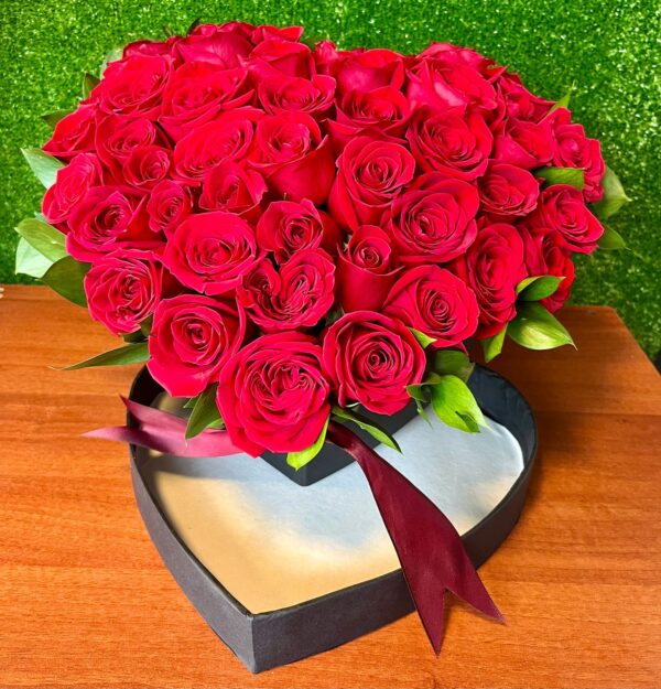❤️🌹 Caja Corazón Rosas Premium